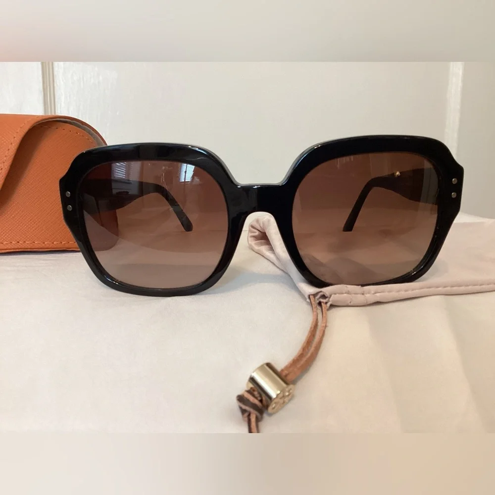 Tory Burch Black Frame Brown Lens Oversized Sunglasses